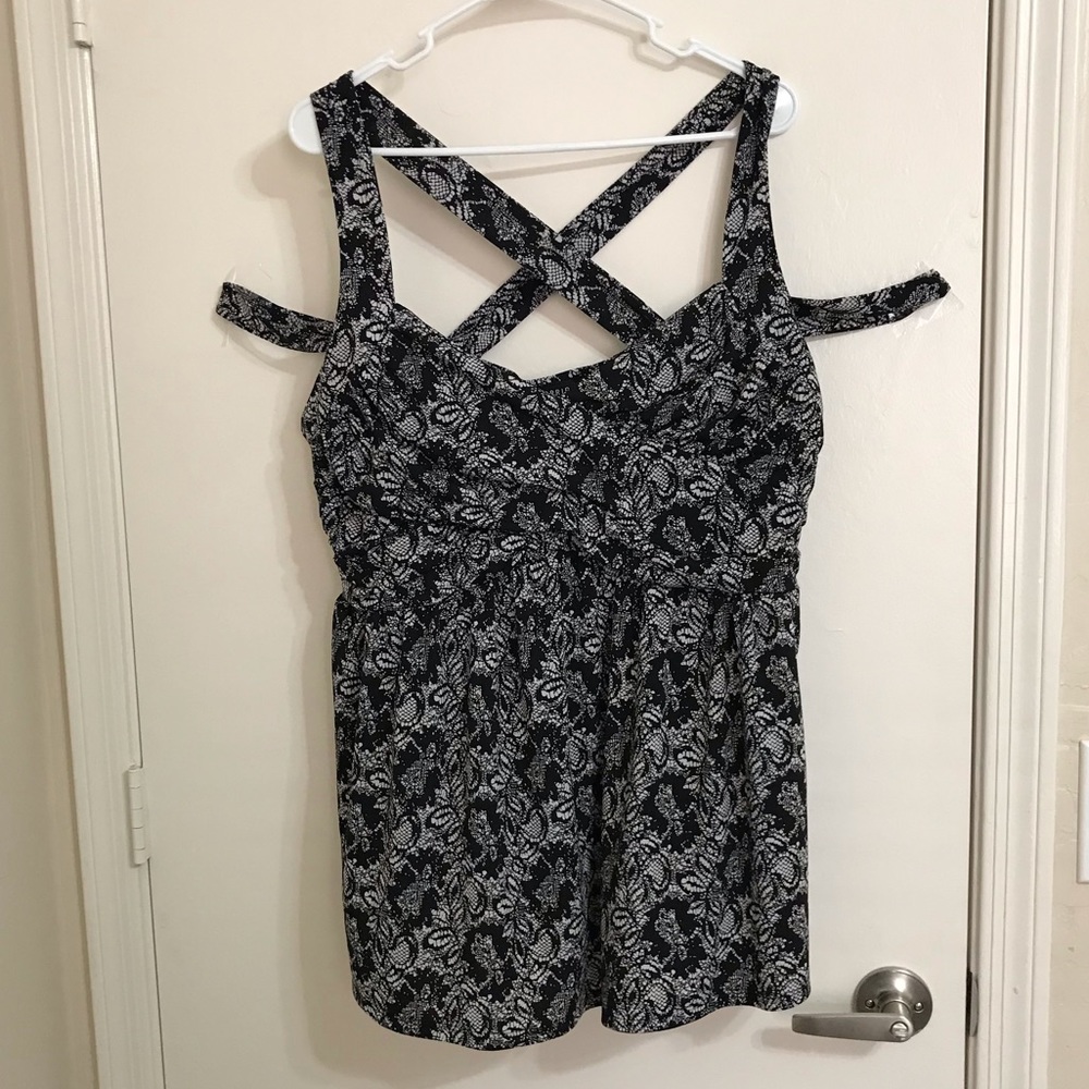 Torrid strappy baby doll lace print top